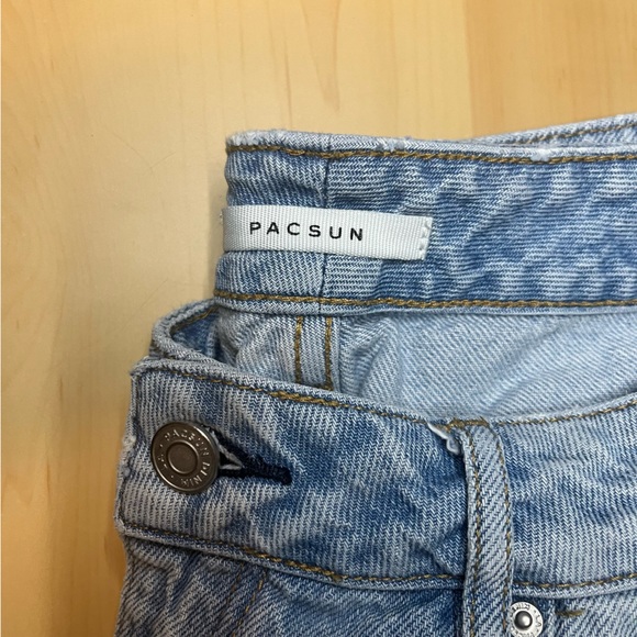 Pacsun Ripped Mom Jeans - Picture 5 of 6